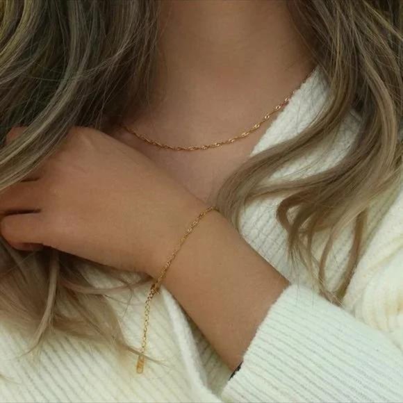 NEW DAINTY 18K GOLD CHAIN BRACELET, NICE BRACELET, CUTE BRACELET - Picture 2 of 4